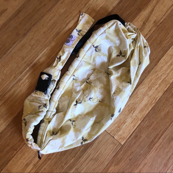 the peanut shell carrier